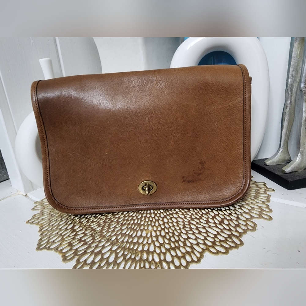 Vintage NYC Coach Convertible Clutch (no strap)
